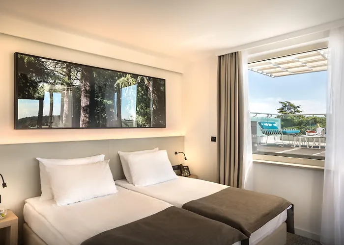 Ping Pong hotel: Eden Hotel By Maistra Collection